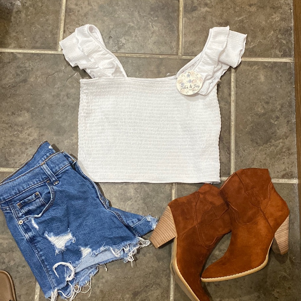 White off the shoulder crop top